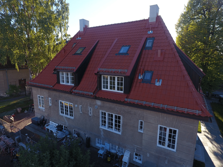 Service og vedlikehold av tak og fasade